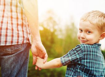kid-with-parent